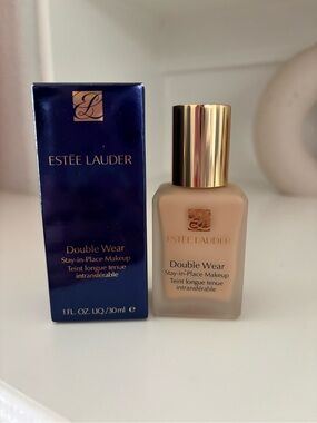 Estee Lauder Double Wear Foundation - 1N2